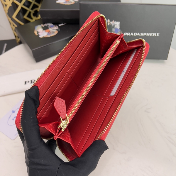 プラダ財布コピー角部分ディテール